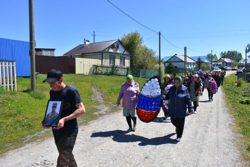 Кайбычта Украинада һәлак булган Федор Молов белән хушлаштылар