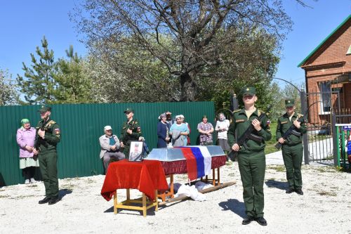 Кайбычта Украинада һәлак булган Федор Молов белән хушлаштылар