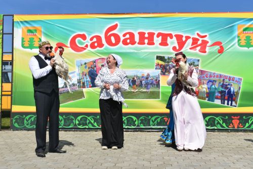 Кайбычлылар Чувашия Республикасы Комсомол районының Урмай авылында Сабантуй бәйрәмен гөрләтеп кайтты