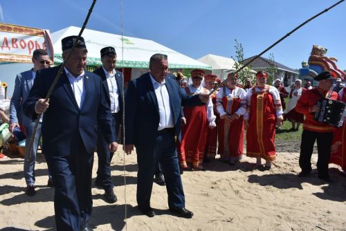Кайбычлылар Чувашия Республикасы Комсомол районының Урмай авылында Сабантуй бәйрәмен гөрләтеп кайтты
