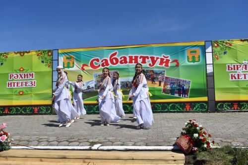 Кайбычлылар Чувашия Республикасы Комсомол районының Урмай авылында Сабантуй бәйрәмен гөрләтеп кайтты