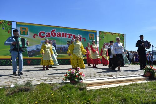 Кайбычлылар Чувашия Республикасы Комсомол районының Урмай авылында Сабантуй бәйрәмен гөрләтеп кайтты