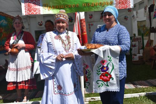 Кайбычлылар Чувашия Республикасы Комсомол районының Урмай авылында Сабантуй бәйрәмен гөрләтеп кайтты