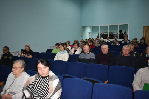 В селе Большое Подберезье сход граждан прошел оживленно