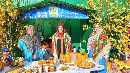 В Большом Подберезье наряду с фестивалем русской песни прошел праздник тыквы
