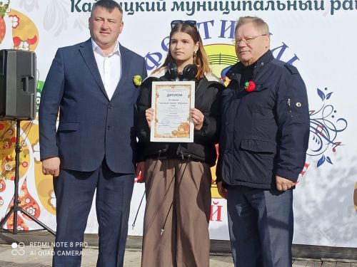 В Большом Подберезье наряду с фестивалем русской песни прошел праздник тыквы