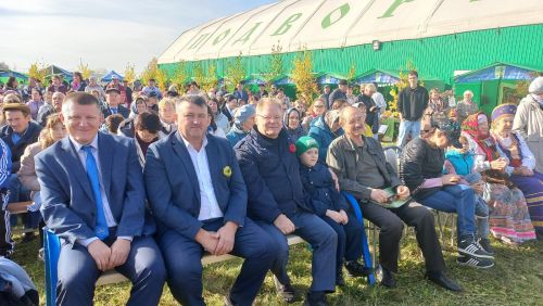 В Большом Подберезье наряду с фестивалем русской песни прошел праздник тыквы