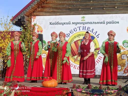 В Большом Подберезье наряду с фестивалем русской песни прошел праздник тыквы