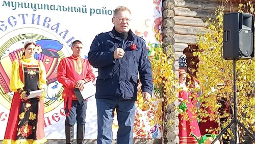 В Большом Подберезье наряду с фестивалем русской песни прошел праздник тыквы