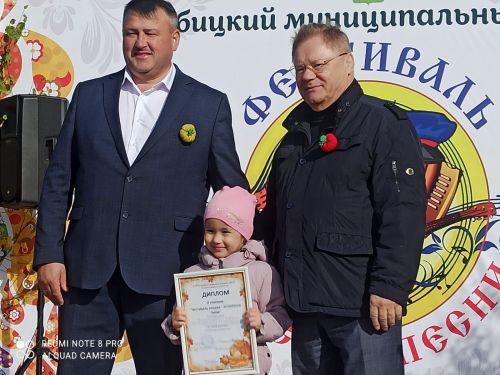 В Большом Подберезье наряду с фестивалем русской песни прошел праздник тыквы
