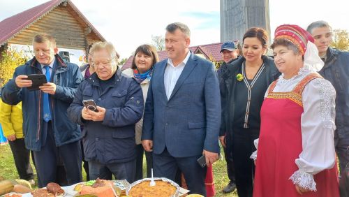 В Большом Подберезье наряду с фестивалем русской песни прошел праздник тыквы