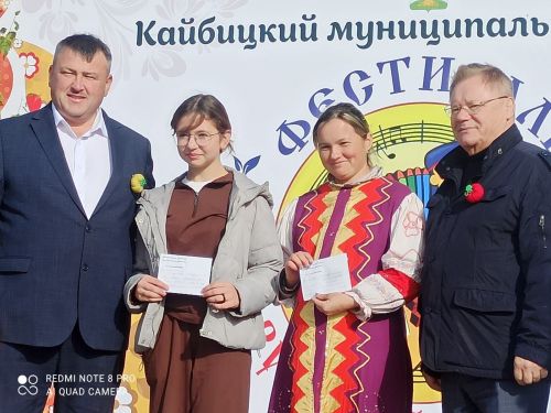 В Большом Подберезье наряду с фестивалем русской песни прошел праздник тыквы