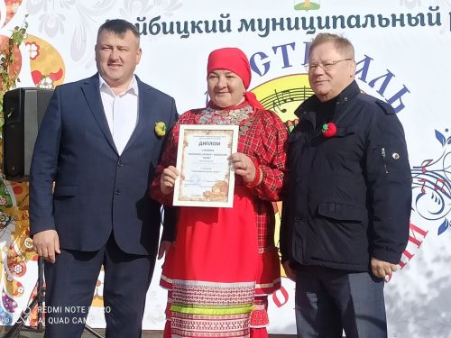 В Большом Подберезье наряду с фестивалем русской песни прошел праздник тыквы