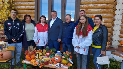 В Большом Подберезье наряду с фестивалем русской песни прошел праздник тыквы