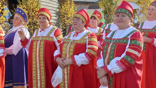 В Большом Подберезье наряду с фестивалем русской песни прошел праздник тыквы