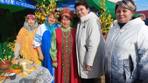 В Большом Подберезье наряду с фестивалем русской песни прошел праздник тыквы