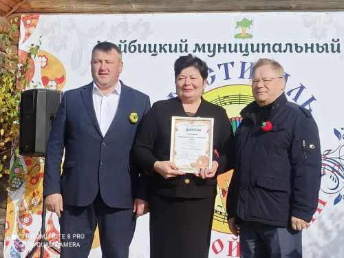 В Большом Подберезье наряду с фестивалем русской песни прошел праздник тыквы