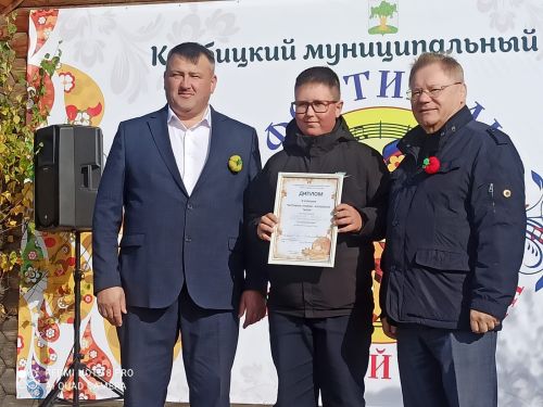В Большом Подберезье наряду с фестивалем русской песни прошел праздник тыквы