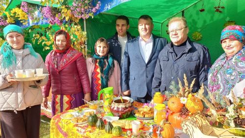 В Большом Подберезье наряду с фестивалем русской песни прошел праздник тыквы