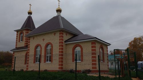 Митрополит Казанский и Татарстанский Кирилл провел богослужение в новом храме в честь святого Пророка Божия Илии в селе Ульянкове