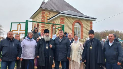 Митрополит Казанский и Татарстанский Кирилл провел богослужение в новом храме в честь святого Пророка Божия Илии в селе Ульянкове
