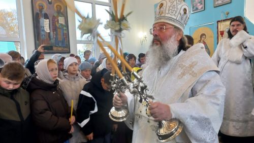 Митрополит Казанский и Татарстанский Кирилл провел богослужение в новом храме в честь святого Пророка Божия Илии в селе Ульянкове