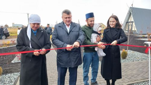 В Больших Кайбицах прошло торжественное открытие банкетного зала «Ләззәт», принадлежащего семье Гисматуллиных