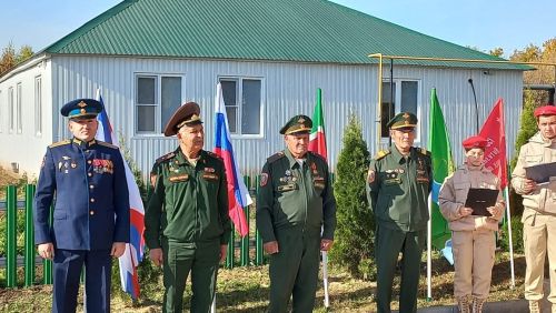 В Ульянкове открыли мемориальные доски в честь воздушно-десантных войск и на память о погибших на спецоперации