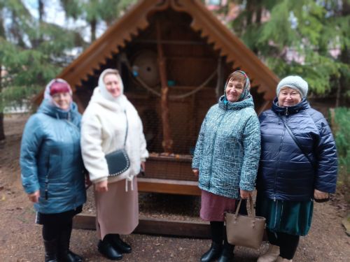 Духовная поездка: пенсионеры Надеждинского сельского поселения посетили Свято-Троицкий монастырь в Алатыре