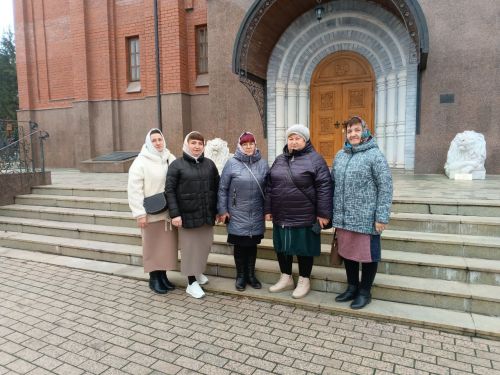 Духовная поездка: пенсионеры Надеждинского сельского поселения посетили Свято-Троицкий монастырь в Алатыре