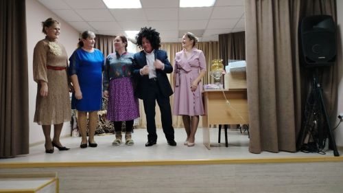 В Кушкульском доме культуры поставили спектакль «Кызлар капкыны», приуроченный ко Дню матери