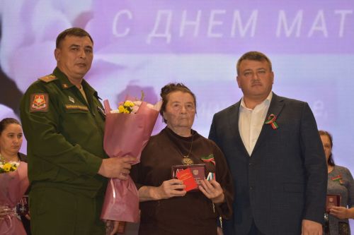 В Кайбицком районе в преддверии Дня матери чествовали матерей и жен героев нашего времени