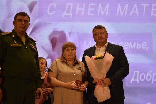 В Кайбицком районе в преддверии Дня матери чествовали матерей и жен героев нашего времени