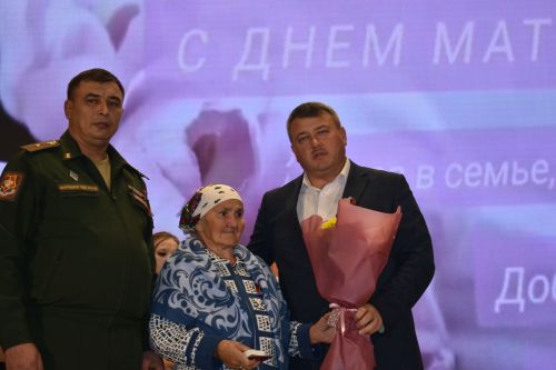 В Кайбицком районе в преддверии Дня матери чествовали матерей и жен героев нашего времени