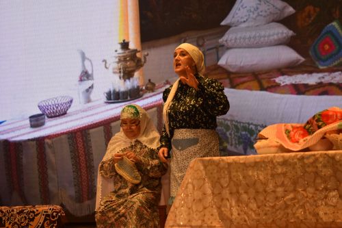 Бәрлебашы үзешчәннәре Әниләр көне уңаеннан Олы Кайбычта спектакль куйды