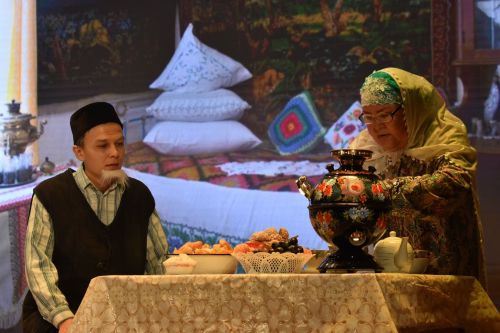 Бәрлебашы үзешчәннәре Әниләр көне уңаеннан Олы Кайбычта спектакль куйды