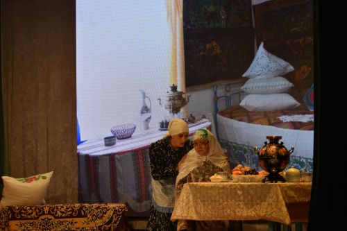 Бәрлебашы үзешчәннәре Әниләр көне уңаеннан Олы Кайбычта спектакль куйды