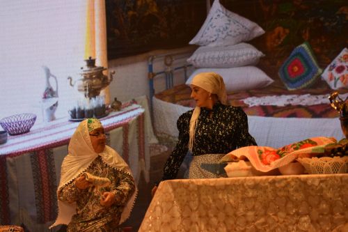 Бәрлебашы үзешчәннәре Әниләр көне уңаеннан Олы Кайбычта спектакль куйды