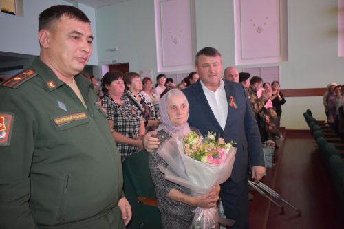 В Кайбицком районе в преддверии Дня матери чествовали матерей и жен героев нашего времени