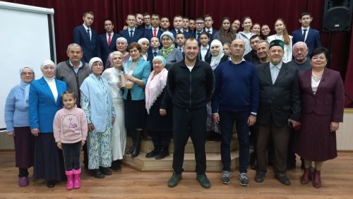 Кошманда күренекле авылдашларын искә алу кичәсе узды