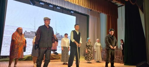 «Ак җилкән» халык театры Кайбыч сәхнәсендә «Тол хатыннар, тол кызлар» драмасын куйды