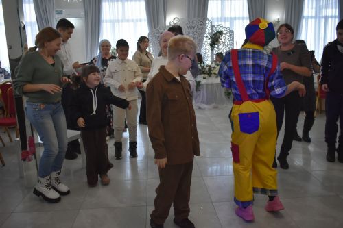 Кайбычта сәламәтлегендә тайпылышлар булган балалар һәм аларның әниләре өчен җылы очрашу узды