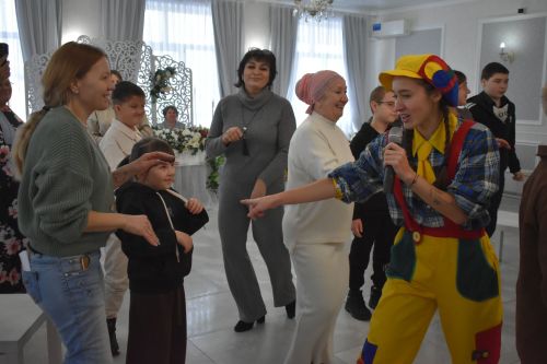 Кайбычта сәламәтлегендә тайпылышлар булган балалар һәм аларның әниләре өчен җылы очрашу узды