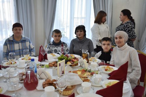 Кайбычта сәламәтлегендә тайпылышлар булган балалар һәм аларның әниләре өчен җылы очрашу узды