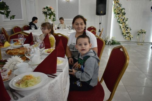 Кайбычта сәламәтлегендә тайпылышлар булган балалар һәм аларның әниләре өчен җылы очрашу узды