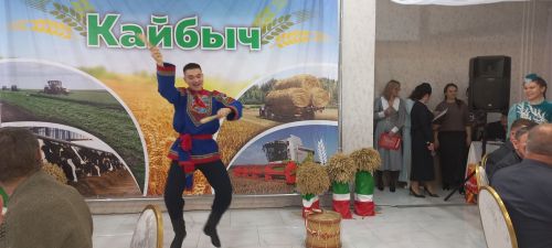 В Кайбицах впервые надоили сто тонн молока: на слете передовиков сельского хозяйства аплодировали достижению года!