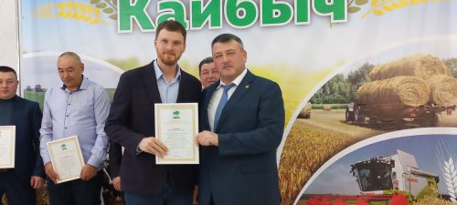 В Кайбицах впервые надоили сто тонн молока: на слете передовиков сельского хозяйства аплодировали достижению года!