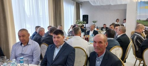 В Кайбицах впервые надоили сто тонн молока: на слете передовиков сельского хозяйства аплодировали достижению года!