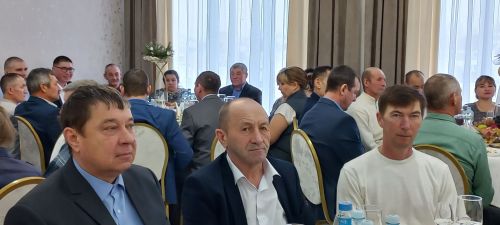 В Кайбицах впервые надоили сто тонн молока: на слете передовиков сельского хозяйства аплодировали достижению года!