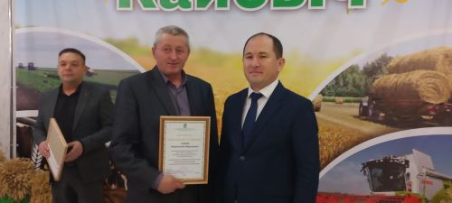 В Кайбицах впервые надоили сто тонн молока: на слете передовиков сельского хозяйства аплодировали достижению года!